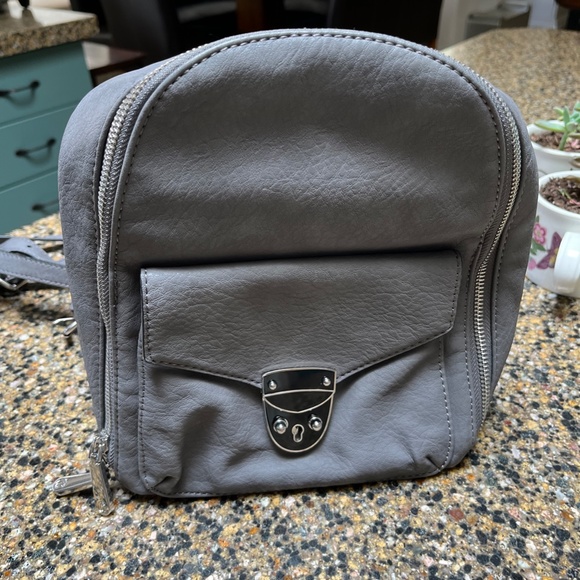 Grey Adjustable Backpack - Picture 2 of 6